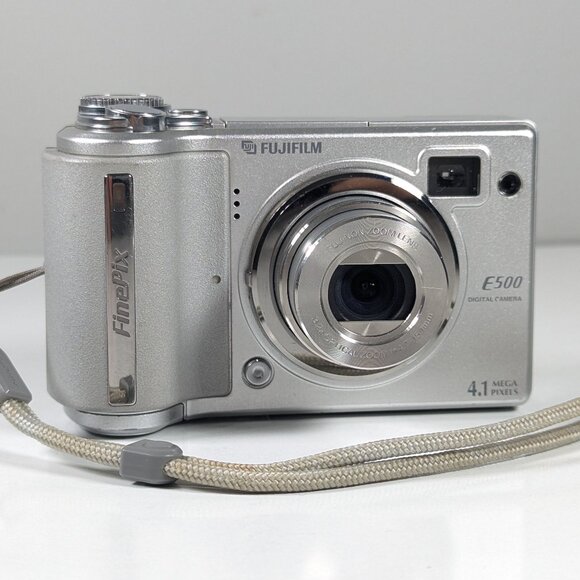 Fujifilm Other - Fujifilm Finepix E Series E500 4.1MP Digital Camera Silver Case WORKS